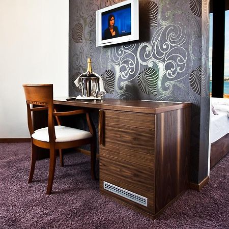 Hotel Gala Split Podstrana Ngoại thất bức ảnh