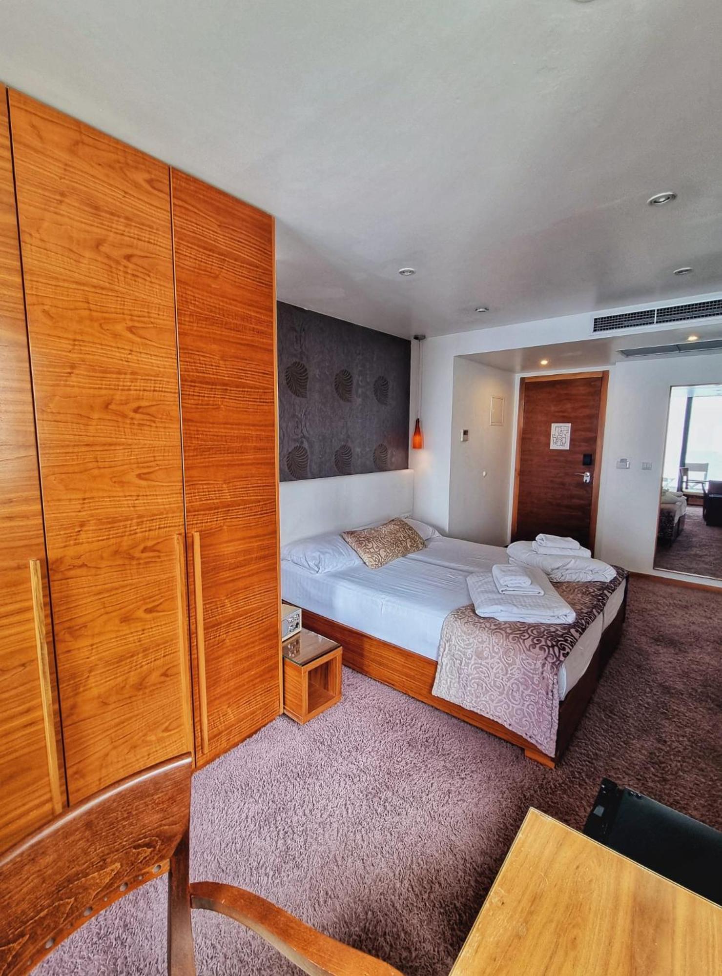 Hotel Gala Split Podstrana Ngoại thất bức ảnh