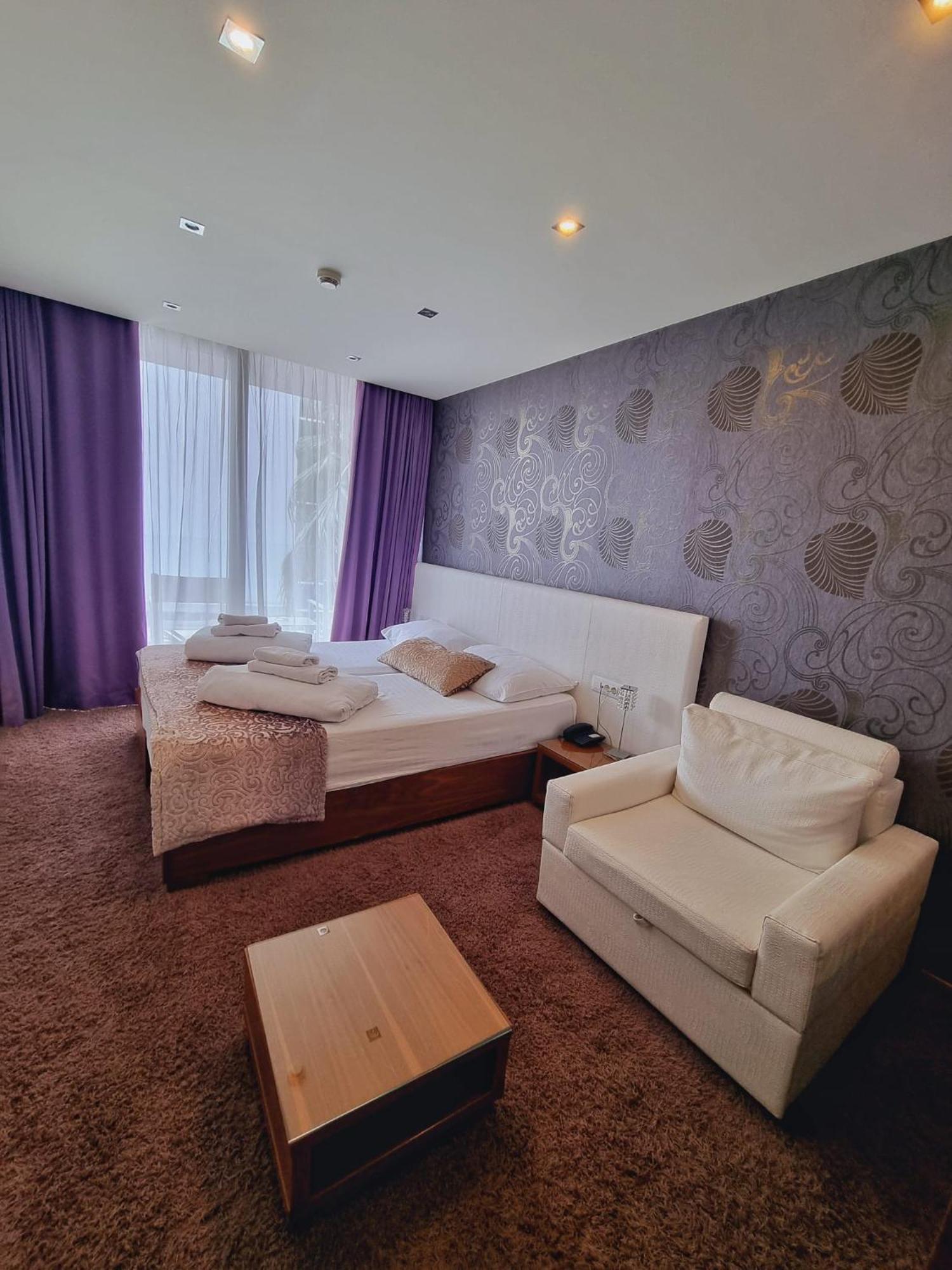 Hotel Gala Split Podstrana Ngoại thất bức ảnh